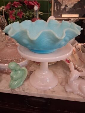 Fenton Blue Ruffled Glass Centerpiece Bowl